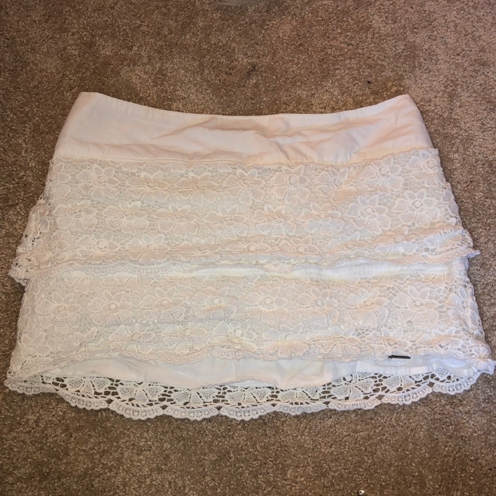 Hollister White flowered mini skirt